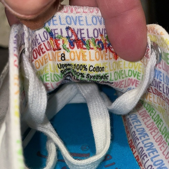 Blowfish sz 8 white w/rainbow - Picture 8 of 8